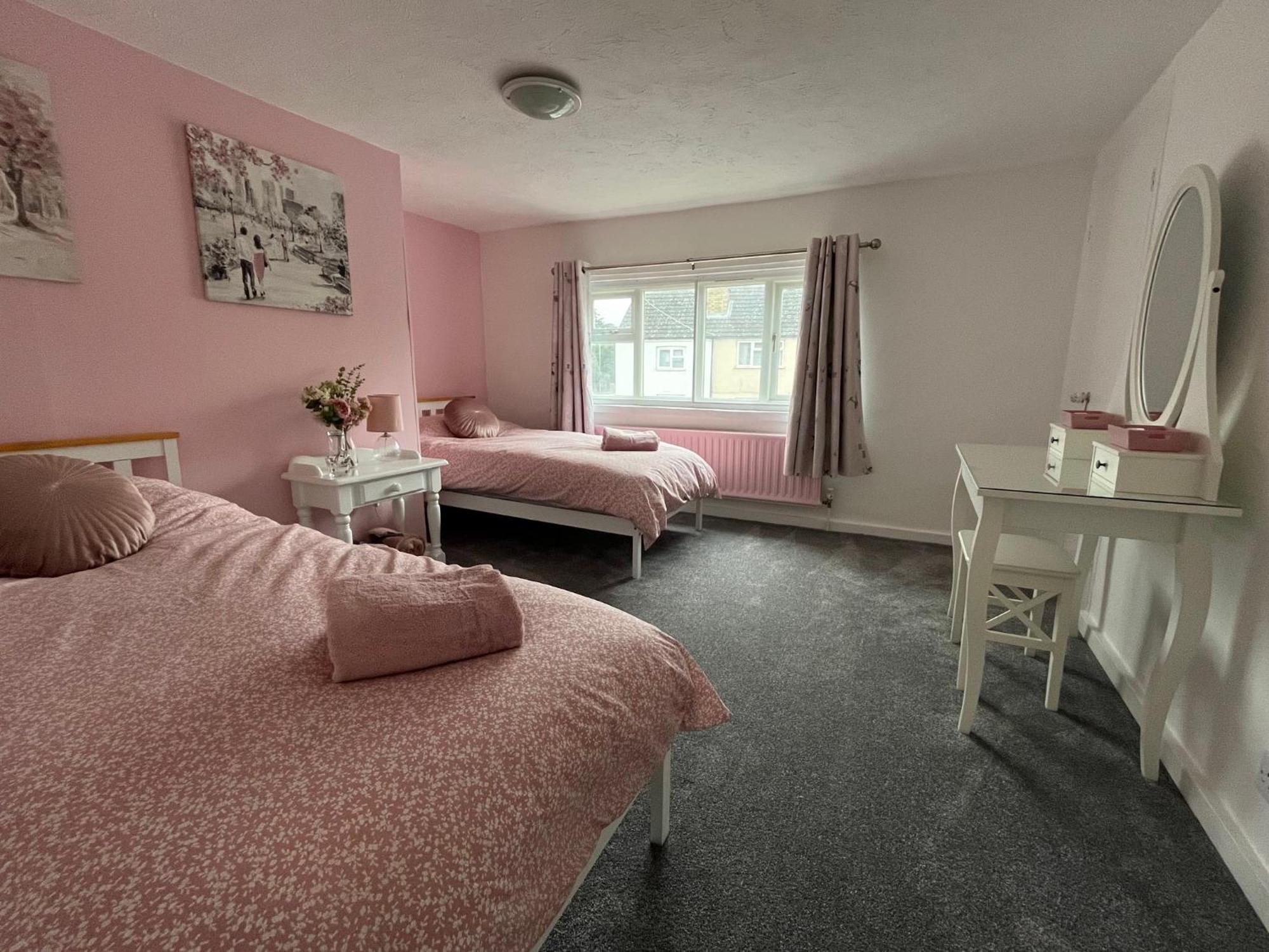 Windmill Cottage Ely Room photo